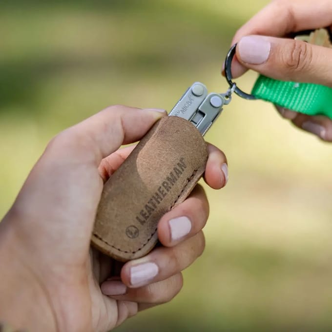 Leatherman, hoes, leer, middelgroot, bruin, geschikt voor Wave Plus, FREE P4, Charge Plus, ARC