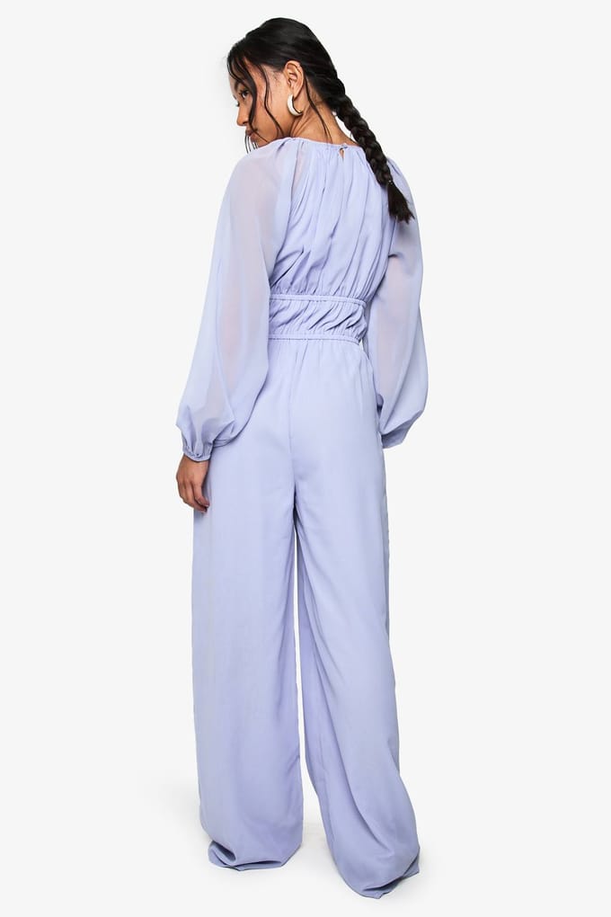 boohoo Dames Chiffon V-hals geraffelde jumpsuit met wijde pijpen | Blauw | Maat: 38