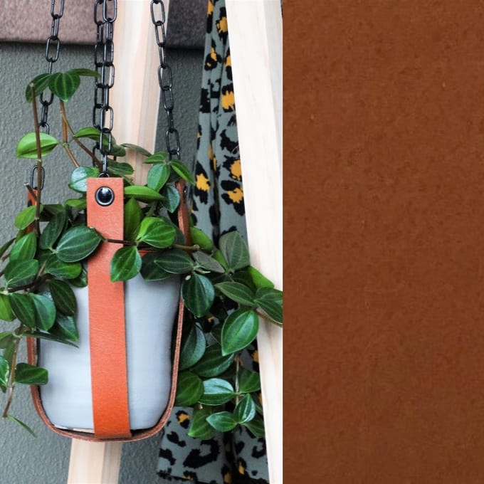 Leren plantenhanger - Cognac (i.c.m. zwarte ketting)