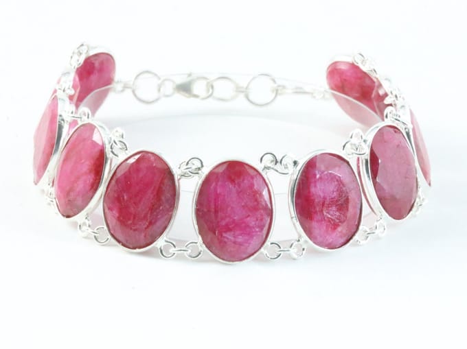 Zware zilveren armband met grote robijn stenen
