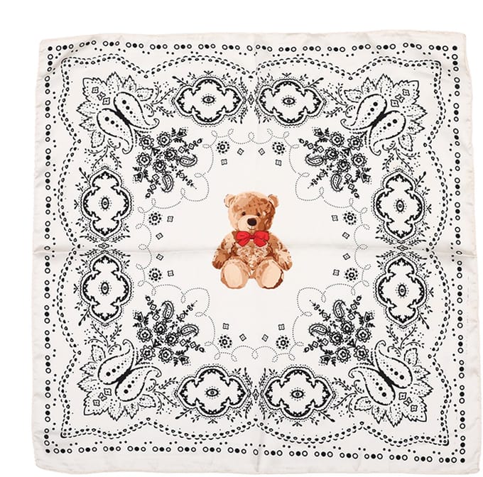 Vierkant Sjaaltje met Traditioneel Bandanamotief en Pluche Beer-Accent (70x70cm) - Wit