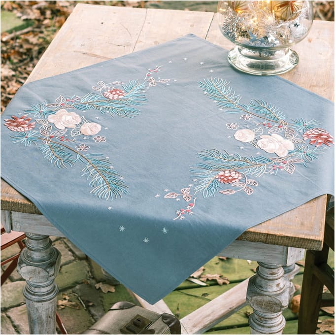 Vervaco - Tafelkleed kit - 72 x 72cm - Kerstrozen - PN-0223120