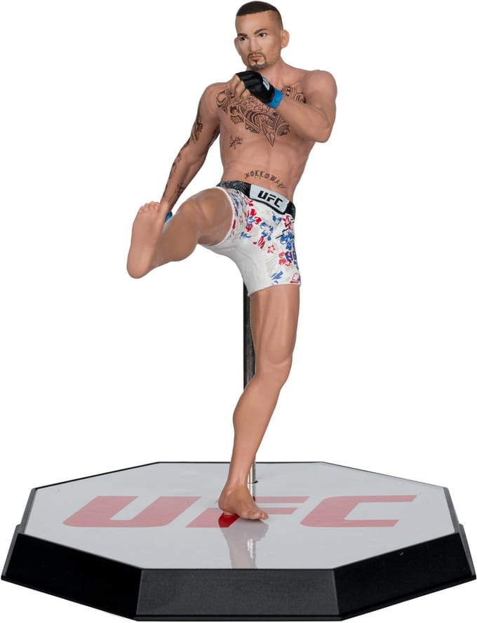 McFarlane's SportsPicks - Figuur Gold Label - UFC Max Holloway Gold Label geposeerde figuur
