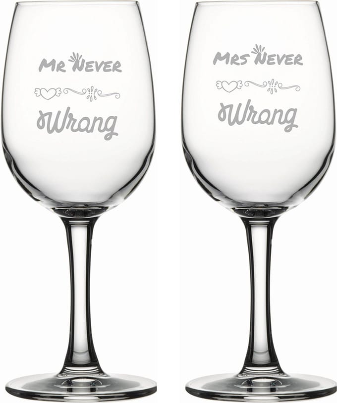 Gegraveerde set witte wijnglazen 26cl Mr. Never wrong - Mrs. Never wrong