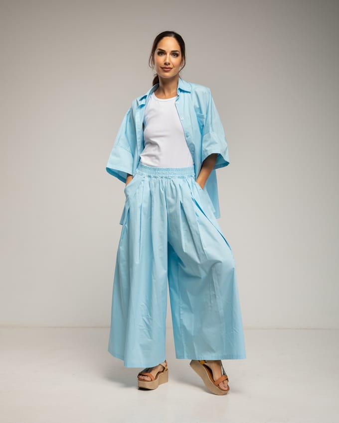 Set van broek en oversized overhemd, met elastische taille, plooi op de rug en een zak