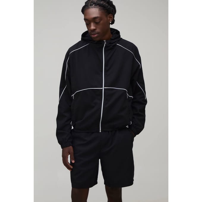 Windjack Met Trechterkraag En Contrastbies & Wijde Short Set | Black | Size Medium