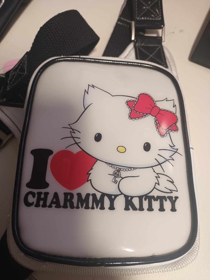 handtas halo kitty