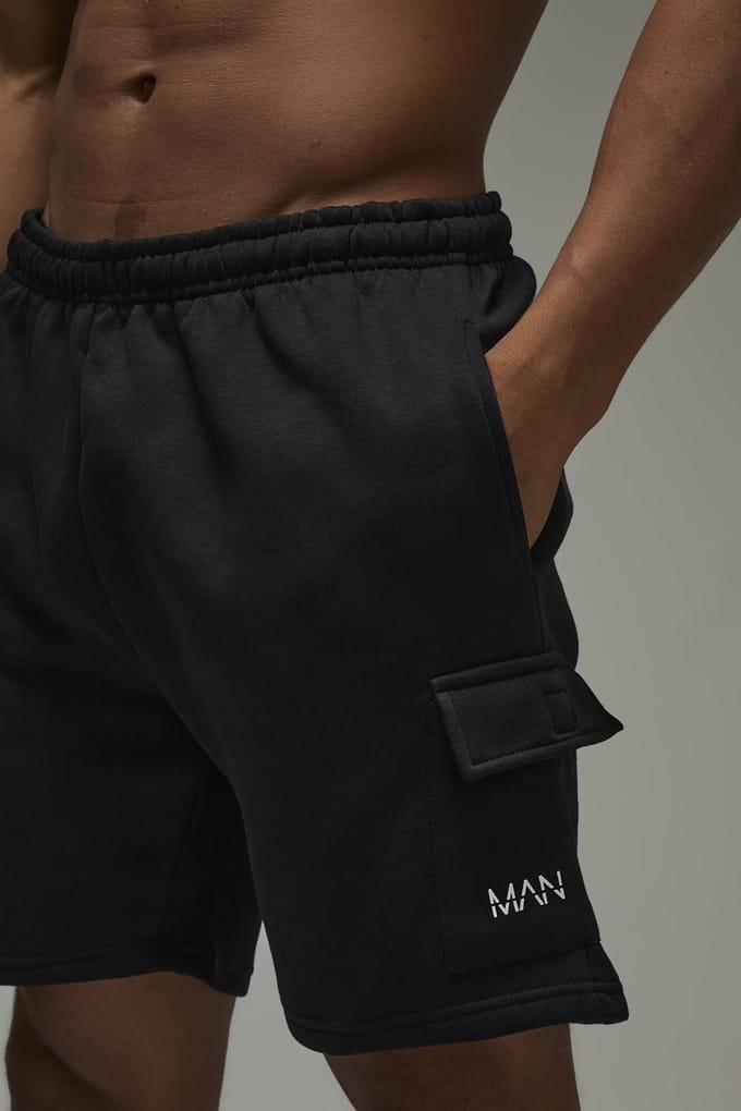 Man Active 7inch Loose Fit Cargo Short | Black | Size Medium