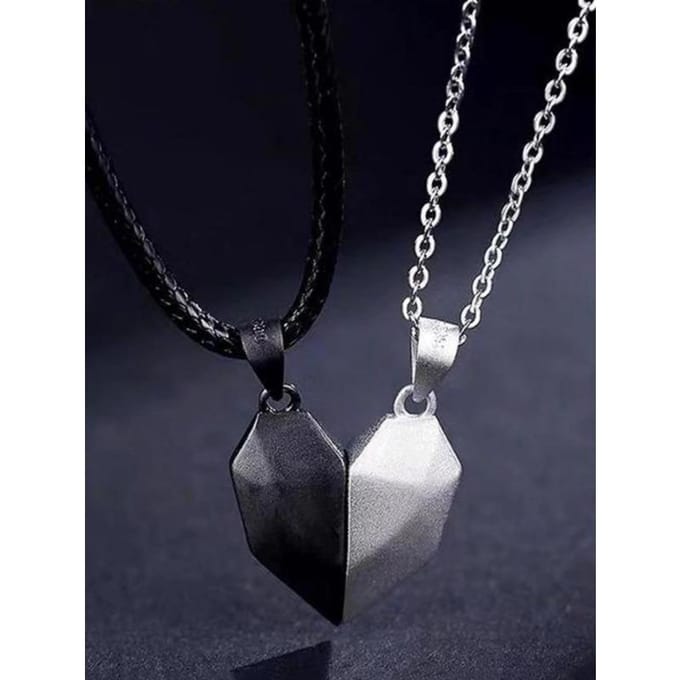 Koppelhanger, Wenssteen Magneet Ketting Set, Zwart en Wit Perzik Hart Drie-steen Ketting.