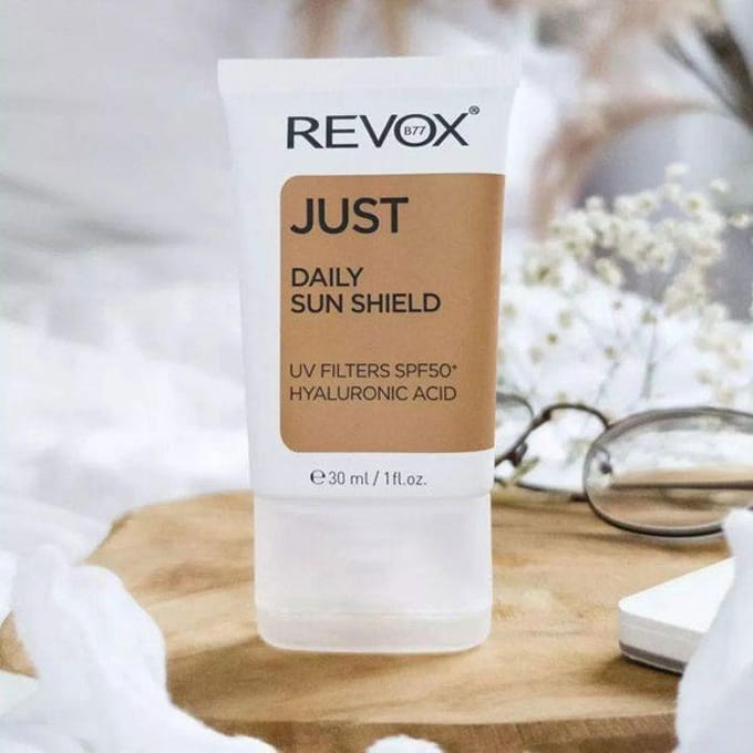 Revox - Daily Sun Shield Lotion SPF50+ with Hyaluronic Acid - 30ml