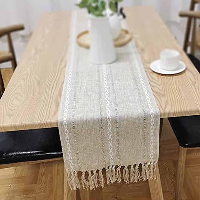Chemin de table rétro élégant tissé à la main en coton lin avec pompons pour mariage jaune
