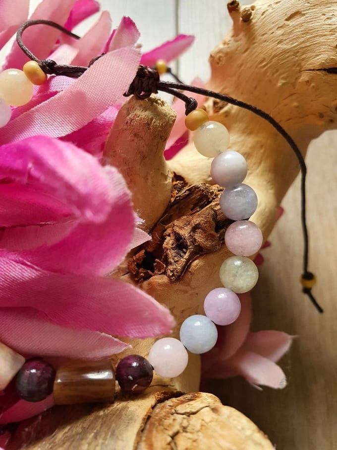 Handgemaakte edelsteen armband van Morganiet Chalcedoon en Zonnesteen