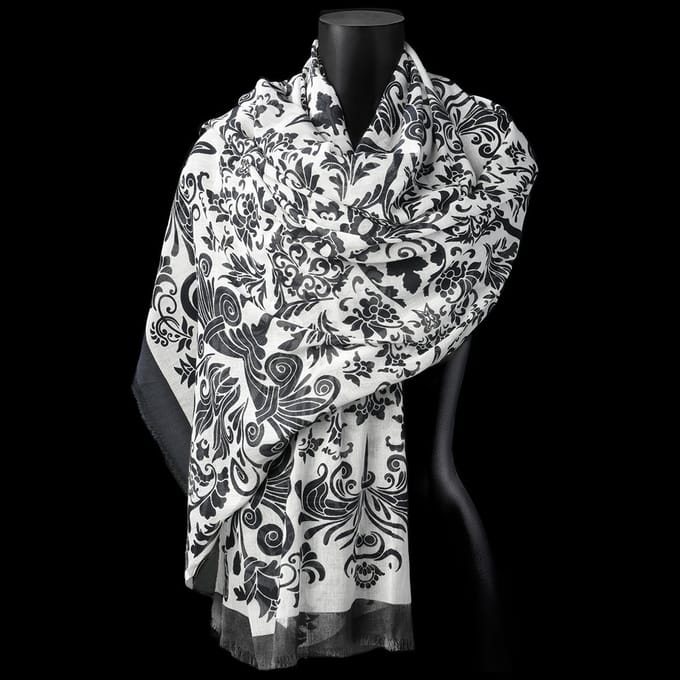 Zachte, royale katoenen sjaal met zwart/wit print