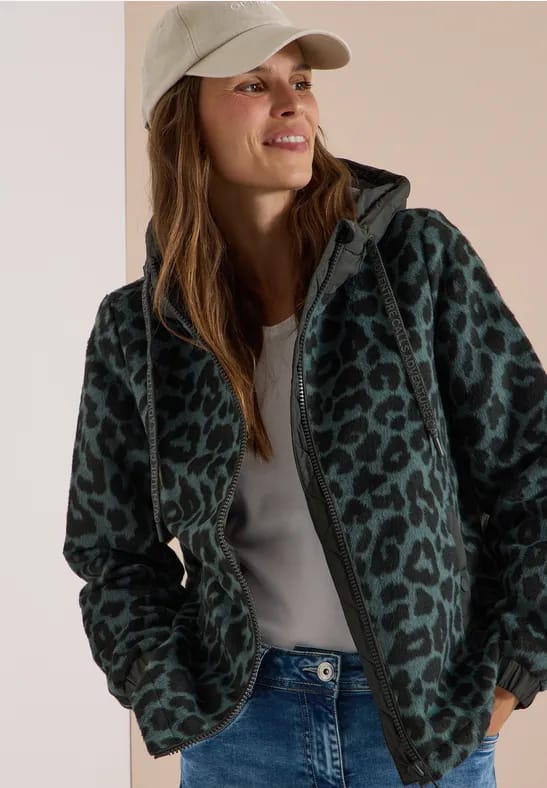 Jas met wol en luipaardprint