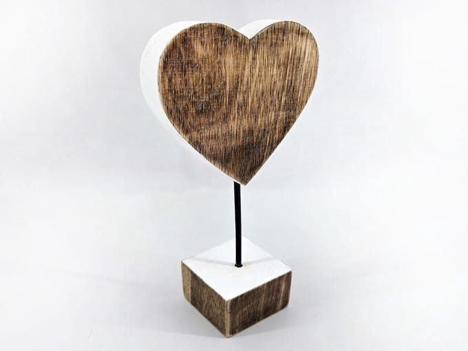 Hart op voet 28x13cm naturel wit