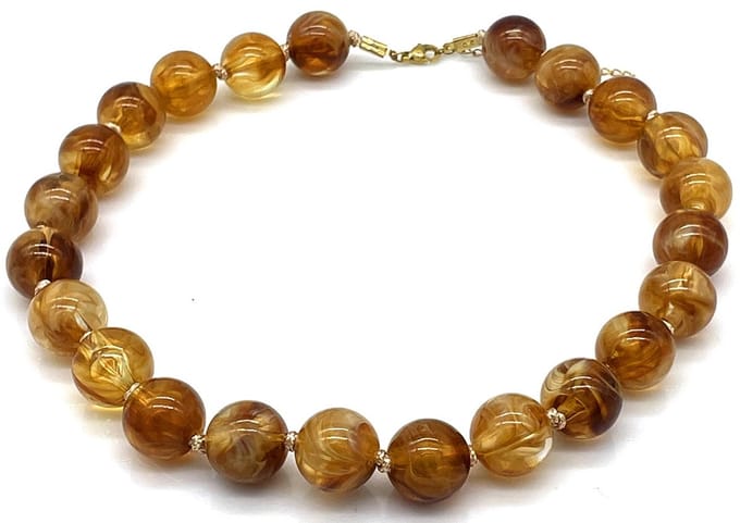 Ketting met acryl kralen - bruin - 47-55 cm