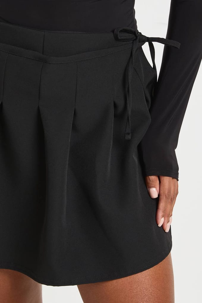 boohoo Dames Plus geweven geplooide wikkel skort | Black | Maat: 20
