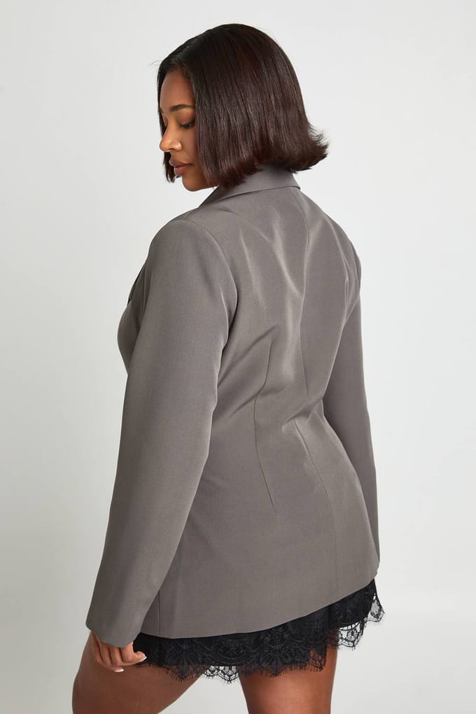 boohoo Dames Plus Blazer met gerafelde taille | Grey | Maat: 16
