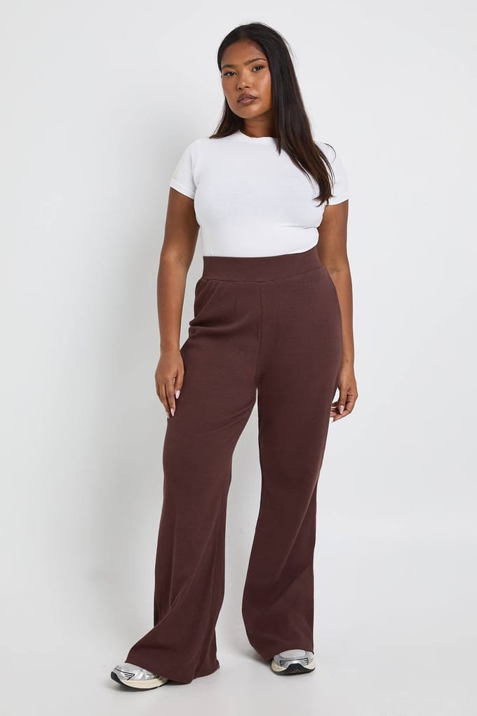 boohoo Dames Plus Basic Rib Uitlopende Legging | Chocoladebruin | Maat: 46