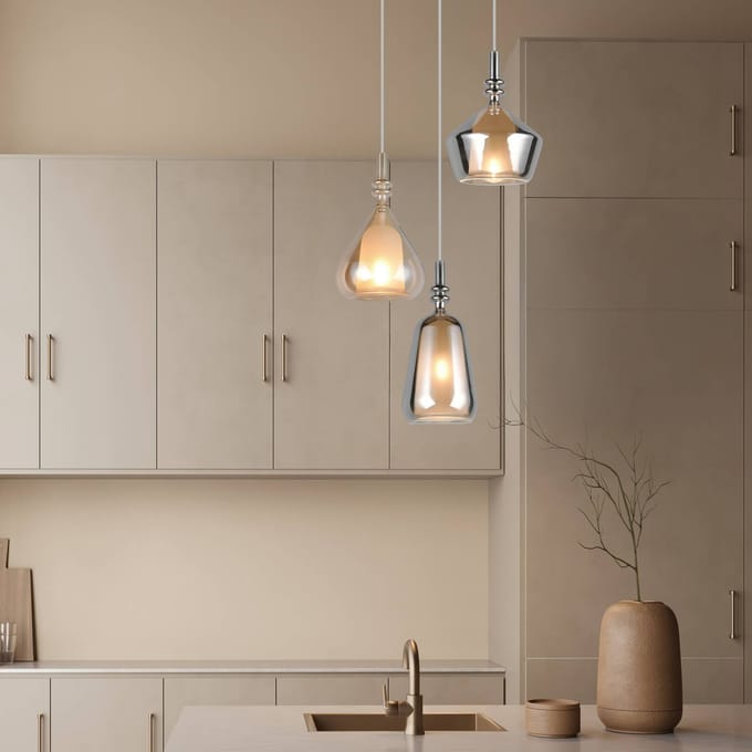 Trio Lighting hanglamp Aldea, Ø 28 cm, wit/amber/chroom, glas, 3-lamps.