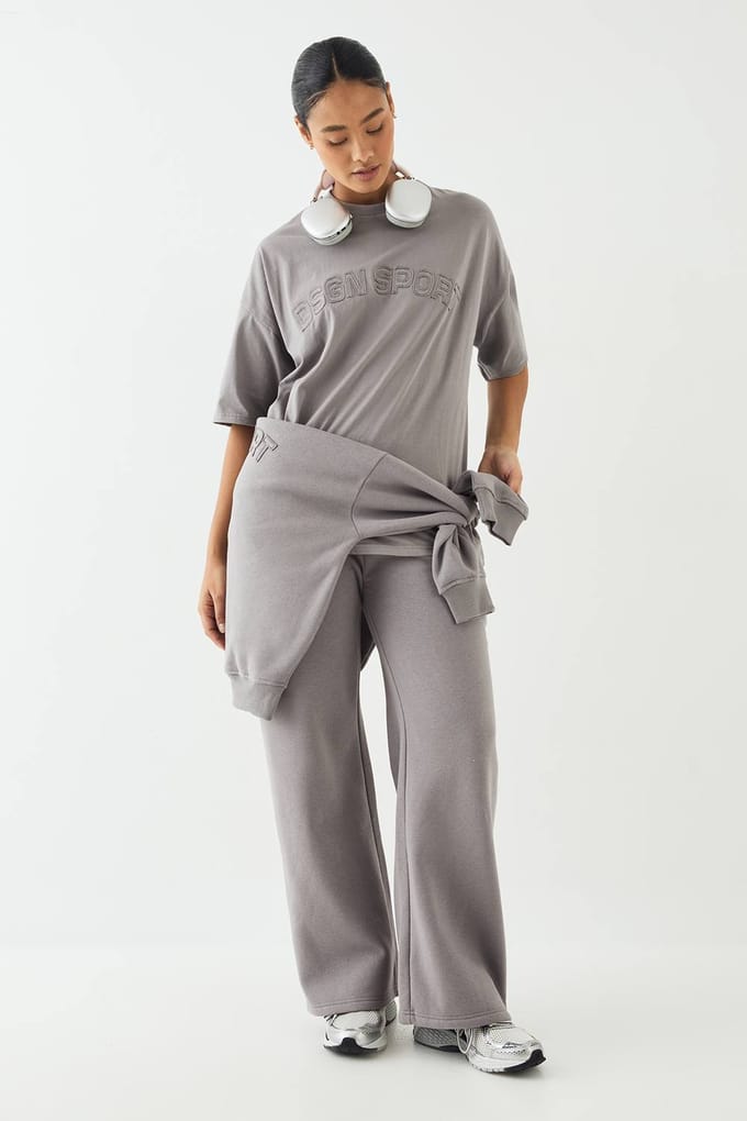 Dames DSGN Studio Self Fabric Applique Rechte Pijp Jogger | Charcoal | Maat: Medium