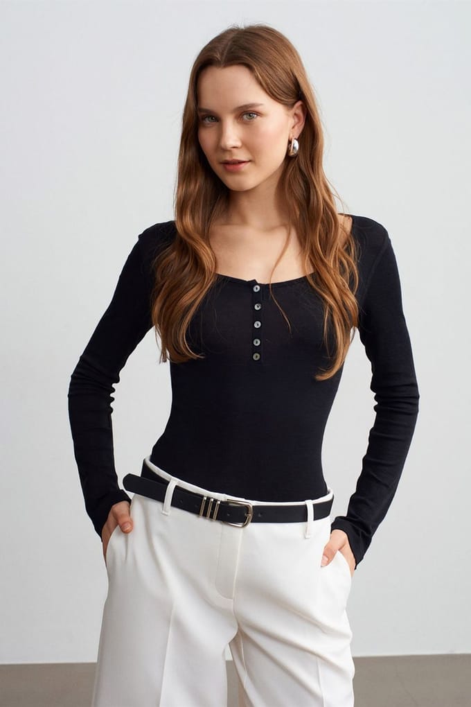 Slim-Fit Wol Gebreide Blouse Met Knopen