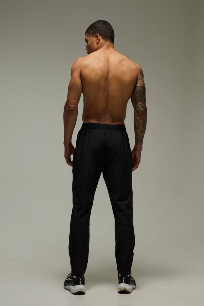 Heren Actieve Hardloop Geperforeerde Toelopende Jogger | Black | Size Medium