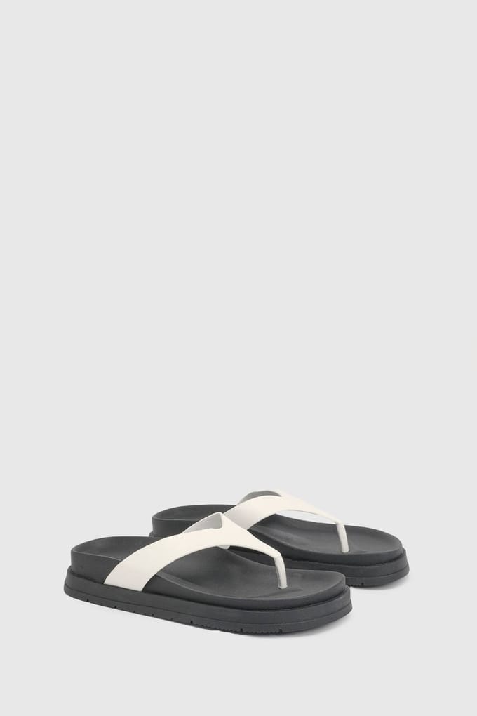 boohoo Dames Brede Pasvorm Chunky Platform Teenslippers | Wit | Maat: 36