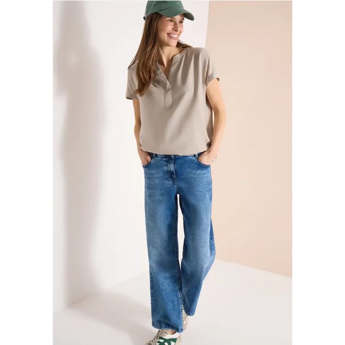 Blouse met korte mouwen en gespleten hals