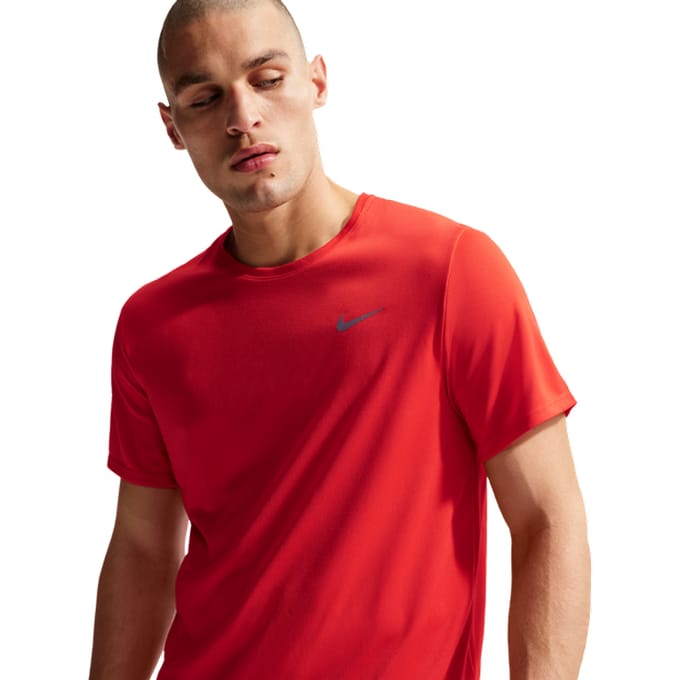 Nike Miler T-shirts Heren - Rood - Maat M - Poly Jersey