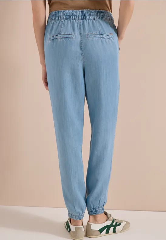 Mid Waist Slim Legs broek in een gewassen look