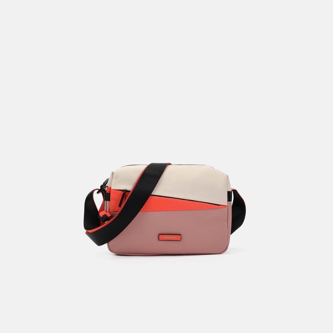 Hedgren Neutron M – Crossbodytas Medium – Water- en stofafstotend – Verstelbare schouderriem – Met sleutelhaak – Polyester - Blush