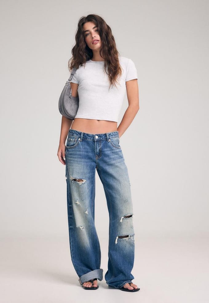 Stradivarius Straight jeans met low-rise en scheuren  MIDDENBLAUWE DENIM WASSING 32