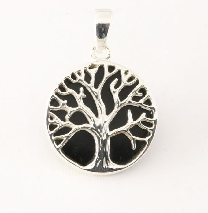 Fijne ronde zilveren hanger met levensboom op onyx