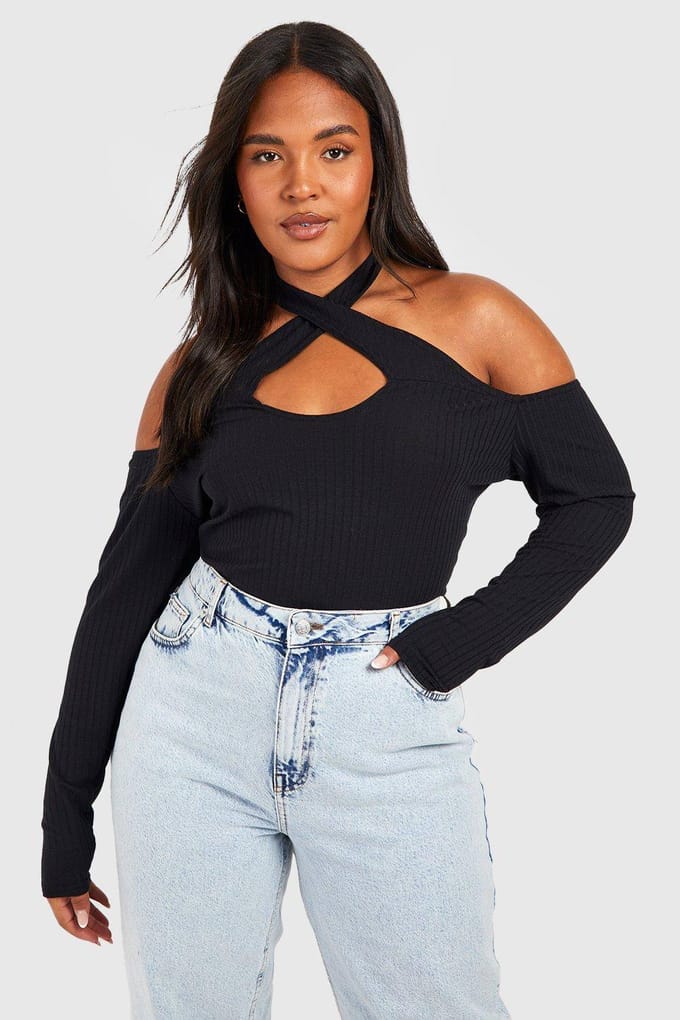 boohoo Dames Plus Cross Over Cold Shoulder Ribbontop | Zwart | Maat: 44