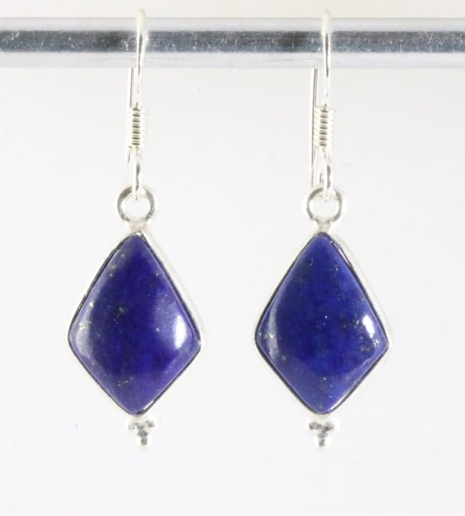 Fijne zilveren oorbellen met lapis lazuli