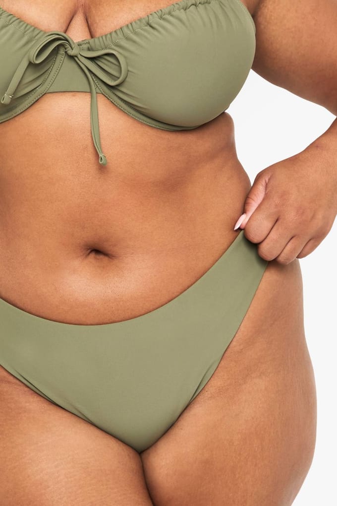 boohoo Dames Plus Swimwear Essentials Hoge Taille Slip | Kaki | Maat: 54