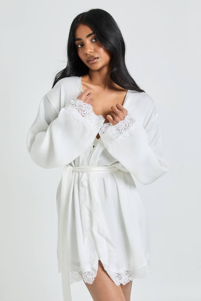 boohoo Dames Bruidskanten Detail Satijnen Mini Kimono | Wit | Maat: 42