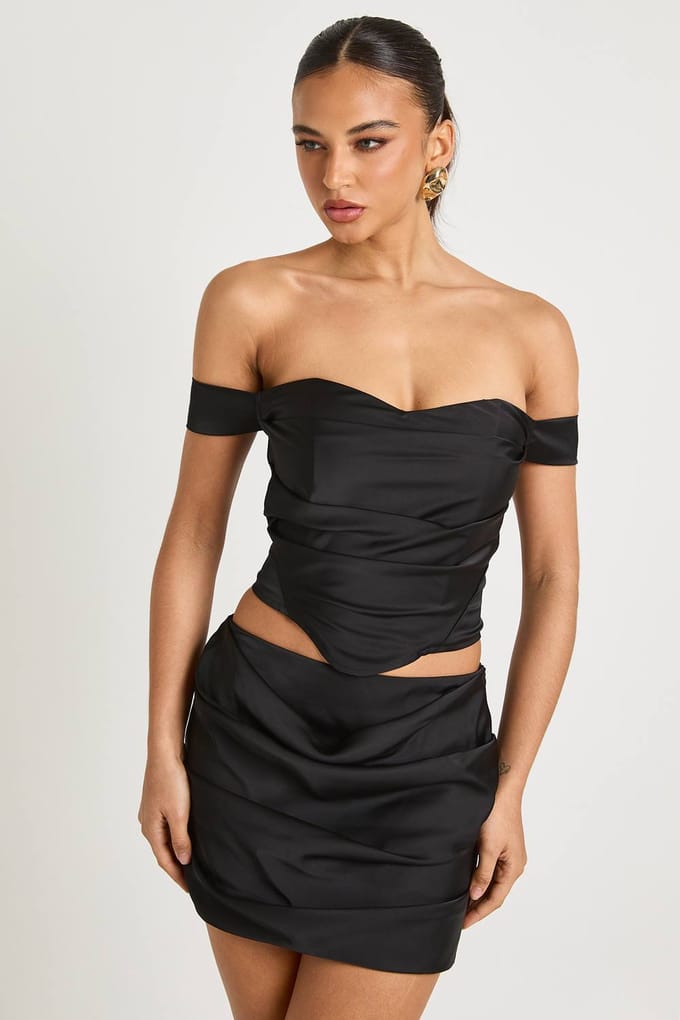 boohoo Dames Satin Bardot korset top | Zwart | Maat: 38
