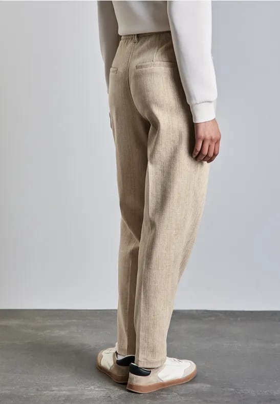 Chino met knoopdetail