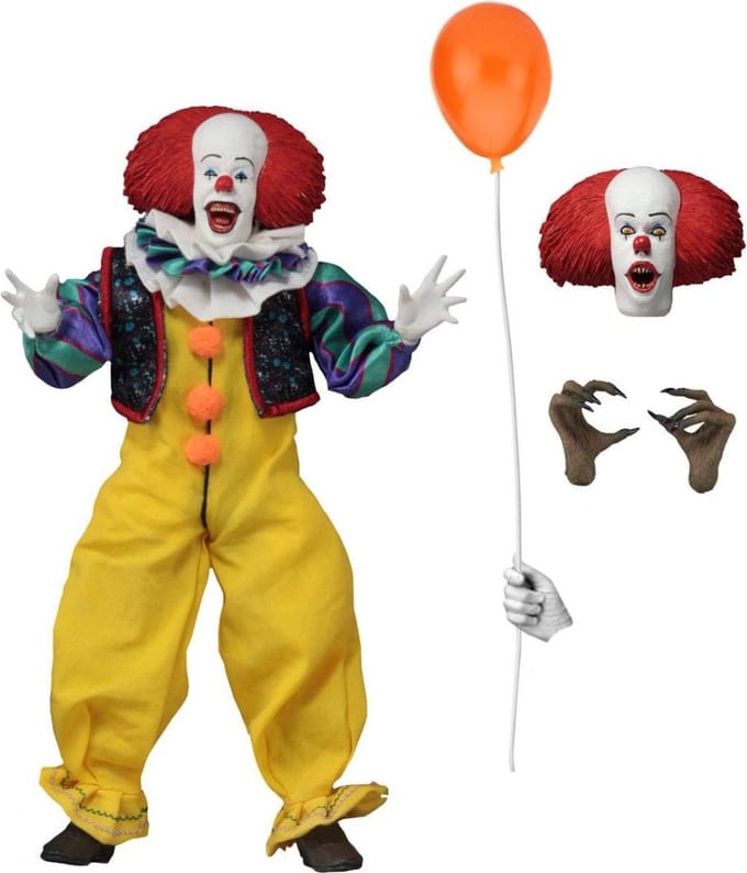 IT (1990) - Actiefiguur NECA Pennywise met echt stoffen kleding en accessoires