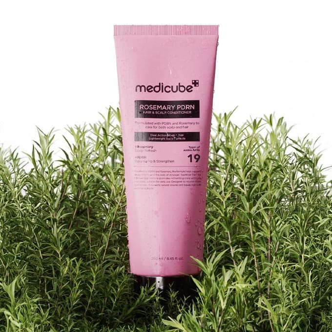 [medicube] Rozemarijn PDRN Haar- & Hoofdhuidconditioner 250ml white