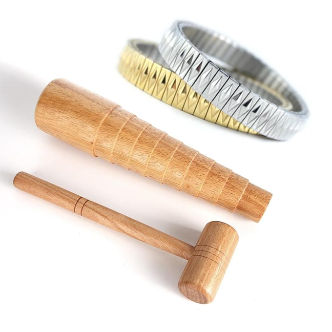 2 pièces / ensemble Mandrin en bois Tailleur Fabrication de bijoux Ajuster Taille de bracelet Bâton de mesure Outil Marteau beige