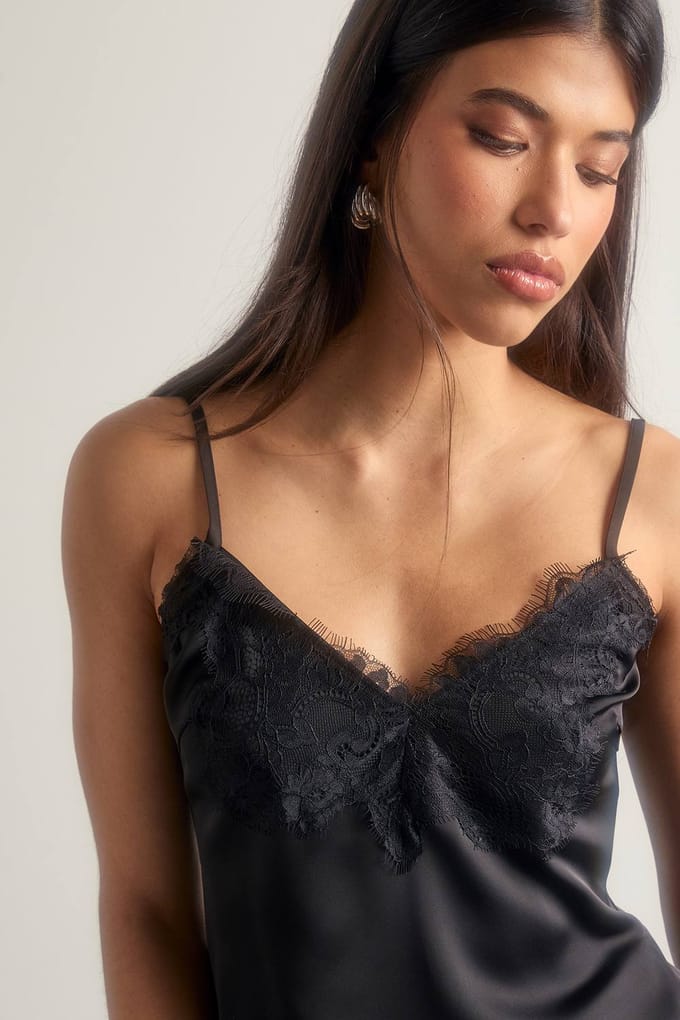 boohoo Dames Satijnen cami-top met kantenversiering | Zwart | Maat: 38