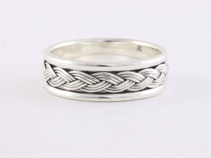 Zilveren ring met vlechtmotief - maat 19