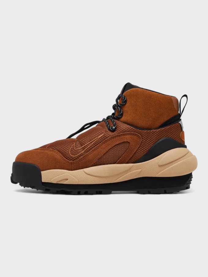 Nike Magmascape SP Sacai Licht Brits Bruin