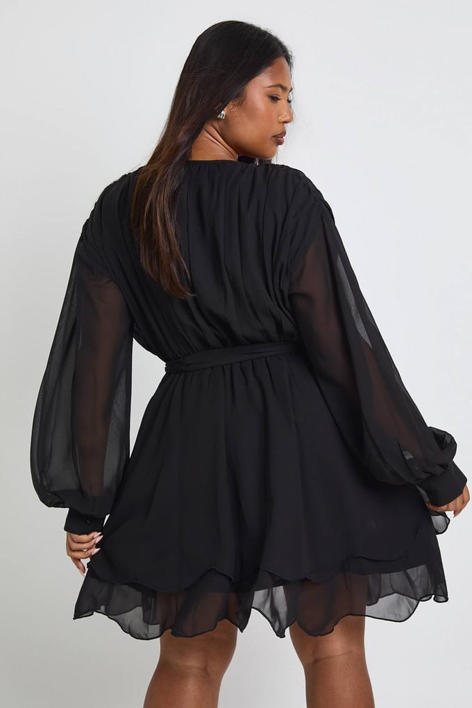 boohoo Dames Plus Chiffon skaterjurk met lange mouwen | Black | Maat: 20