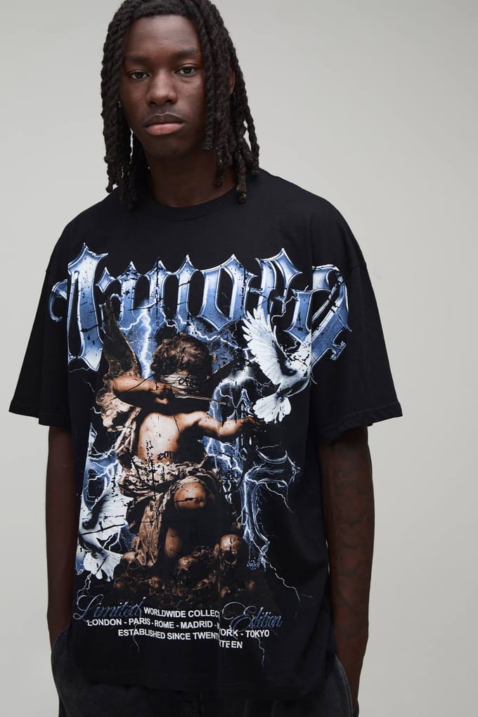 Oversized T-shirt Met Zichtbare Naden En Gothic Print | Black | Size 5XL