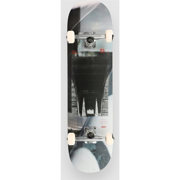 Globe G1 Inside Out 8.125" Complete patroon