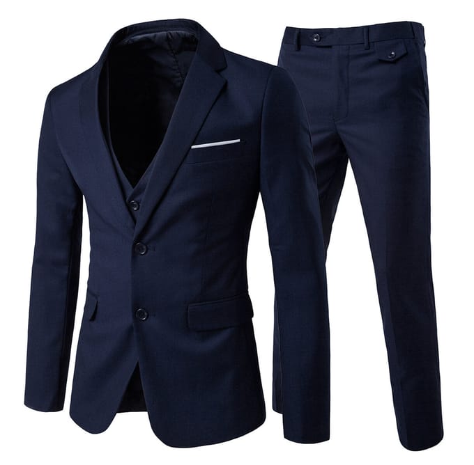 Driedelig marineblauw pak met ingekeepte revers